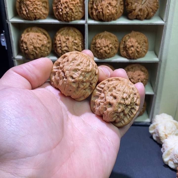 文玩核桃吊坠野狼39