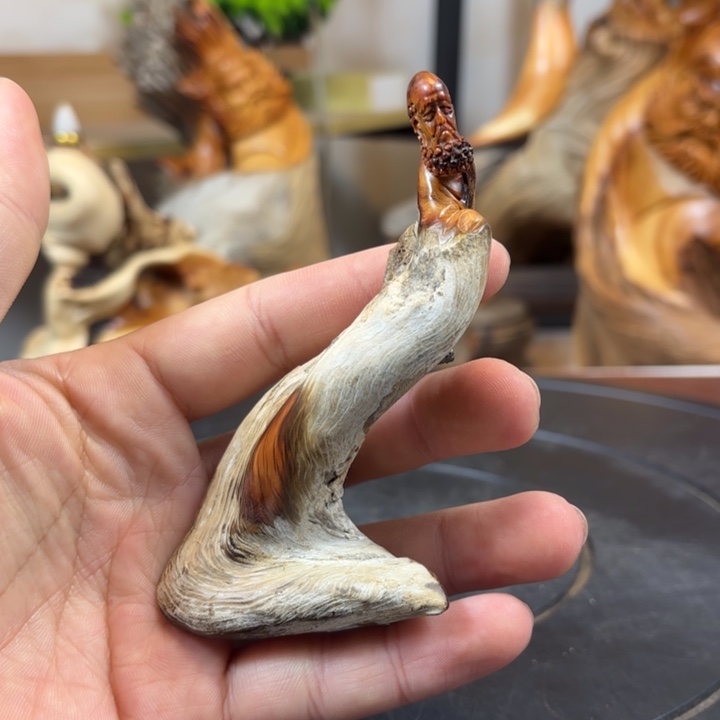 柏木（崖柏）chjgghhhhjj