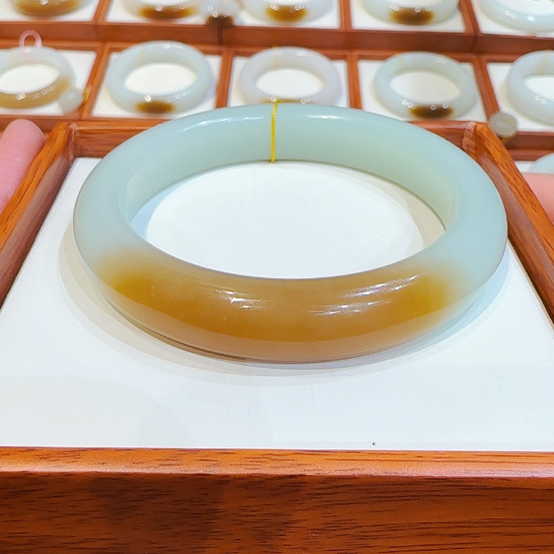 和田玉手镯未镶嵌翠底一抹糖56 57 58