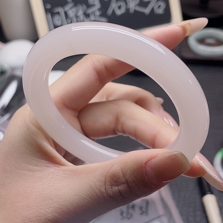 石英岩玉未镶嵌手镯36