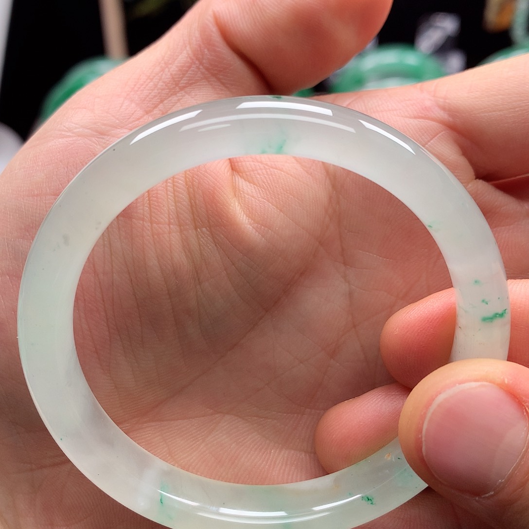 石英质玉手镯未镶嵌