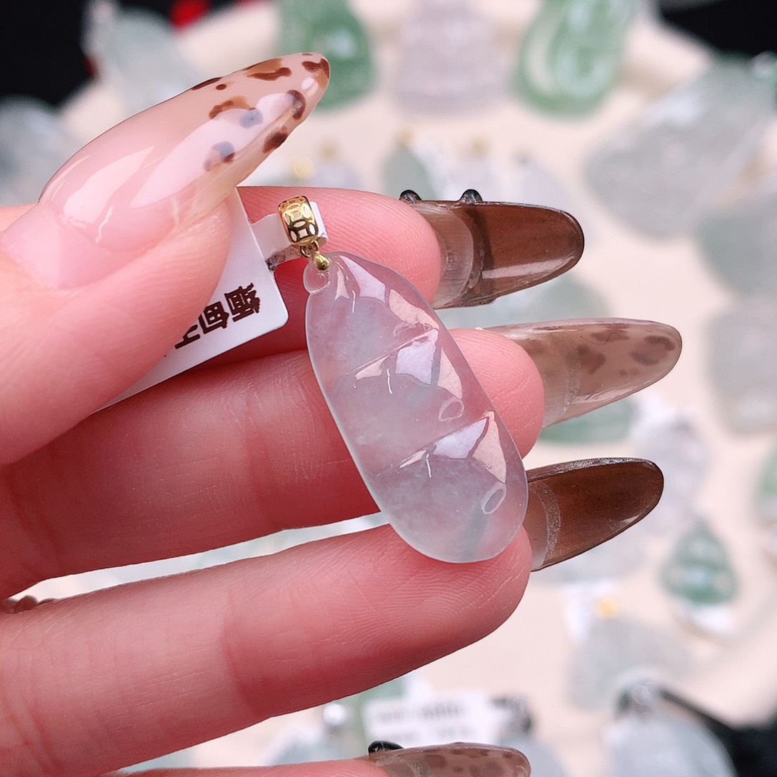 翡翠颈饰18K金镶嵌冰豆31、26、11.5、3.8