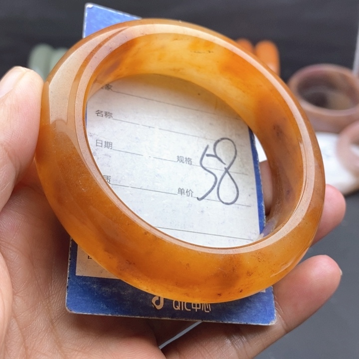 石英质玉手镯未镶嵌