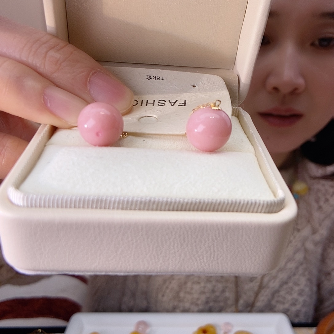 欧泊珠宝奇石18K金镶嵌粉澳宝耳钉