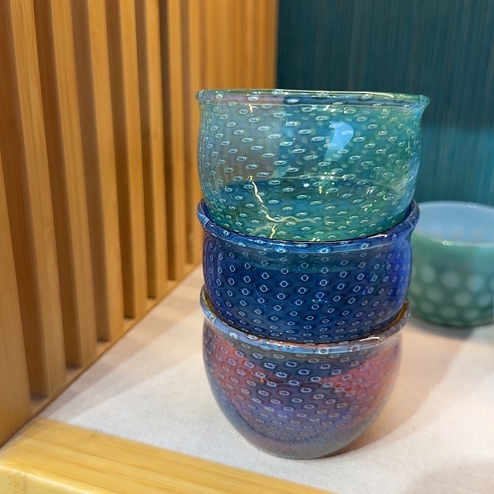 c***m雨落三只杯。           