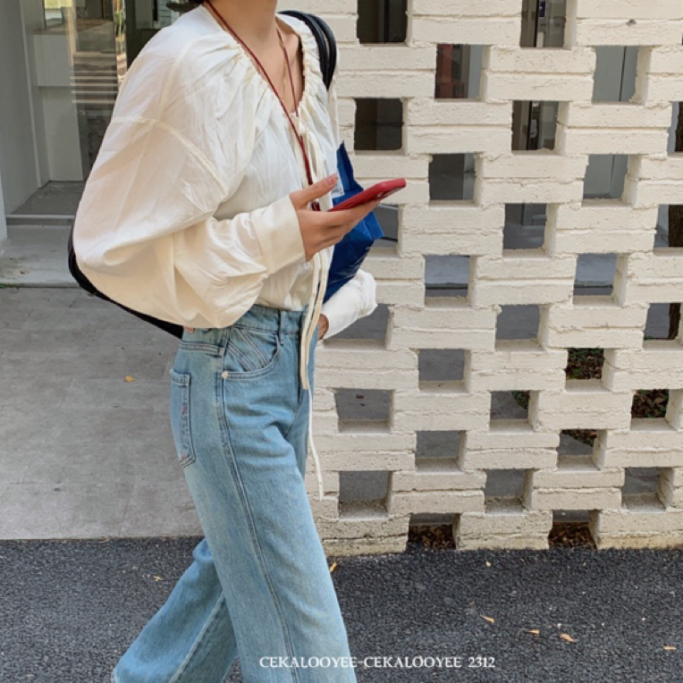 早秋新款南法假日风法式复古荷叶边领提花镂空长袖衬衫女士