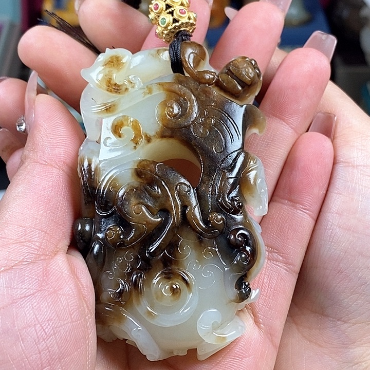 和田玉挂件未镶嵌南**?