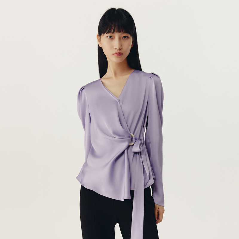 HPLY荷比俪春季新款女丝滑柔美修身系带上衣HMD12610103