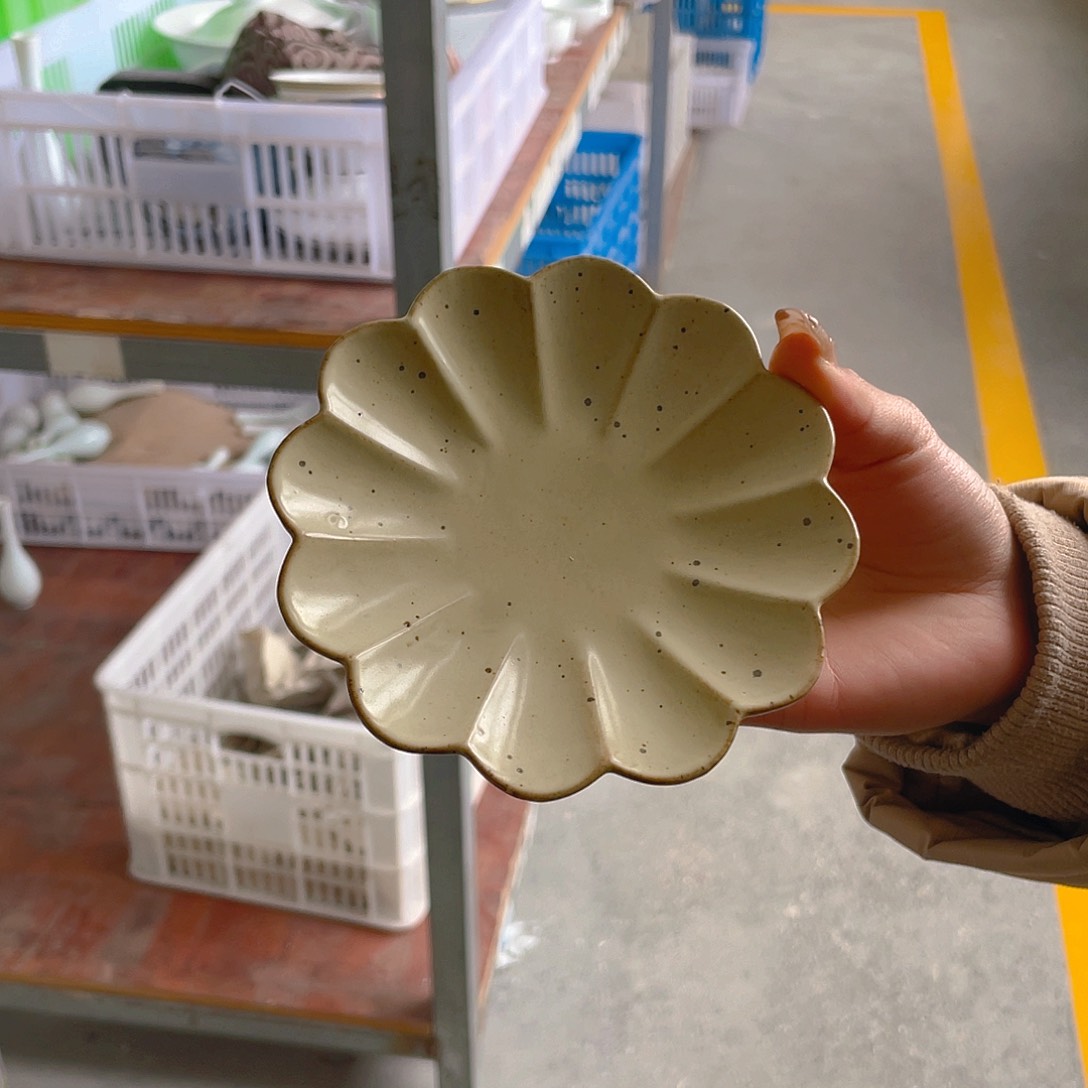 一起吃了一个鸡蛋吧……你也早点睡觉啦