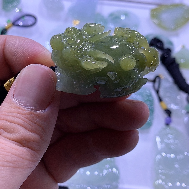 翡翠颈饰未镶嵌天然翡翠A货吊坠