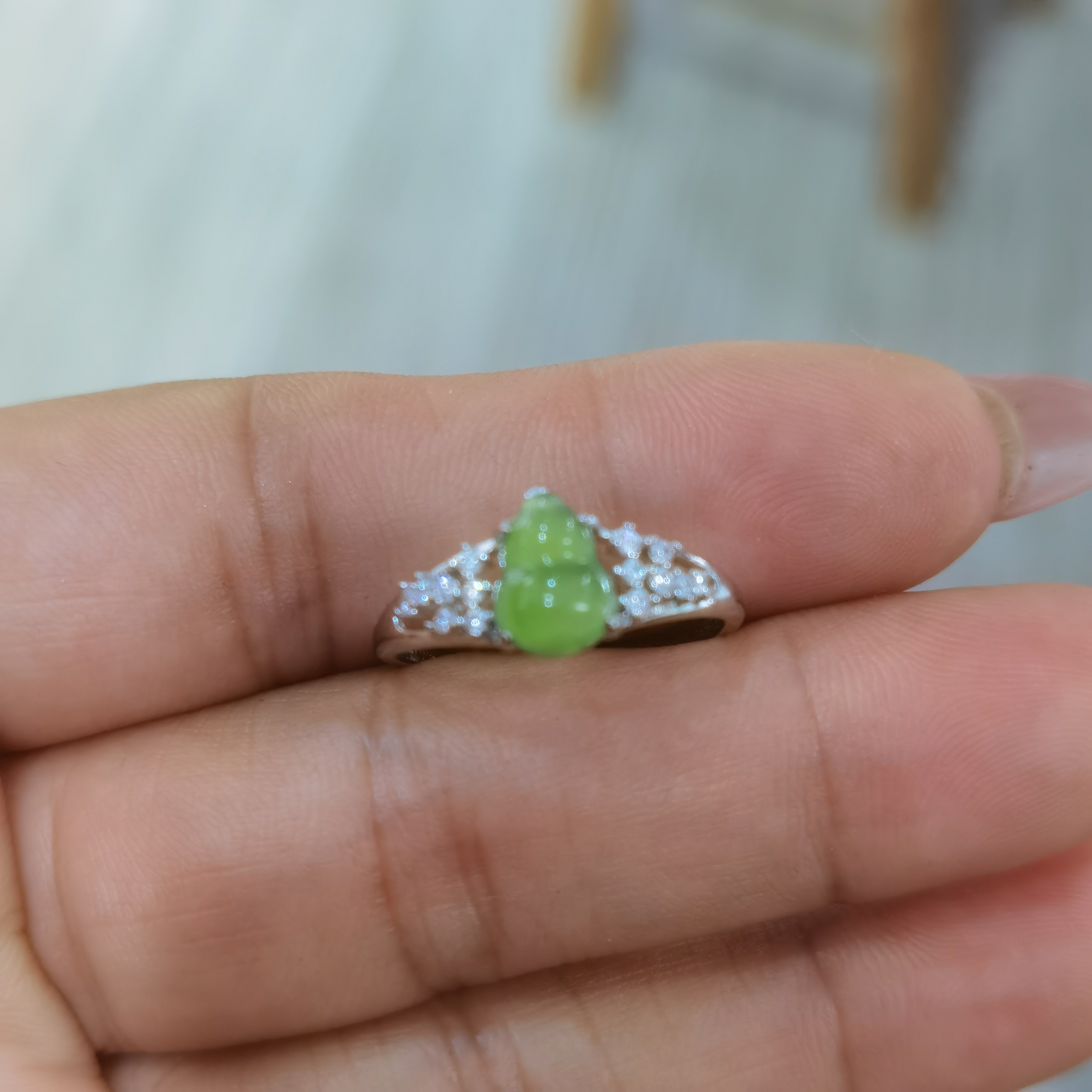 碧玉苹果绿戒指设计款925银镶嵌