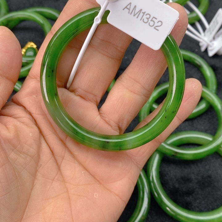 和田玉（碧玉）手镯未镶嵌56