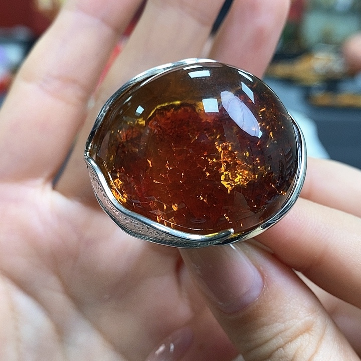 琥珀珠宝奇石未镶嵌