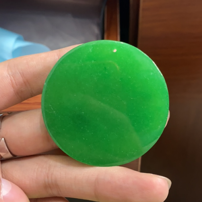   958  绿圆无事牌吊坠