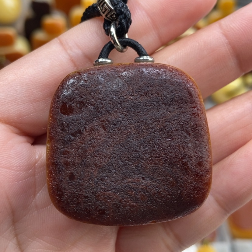 【闪购商品】琥珀颈饰未镶嵌