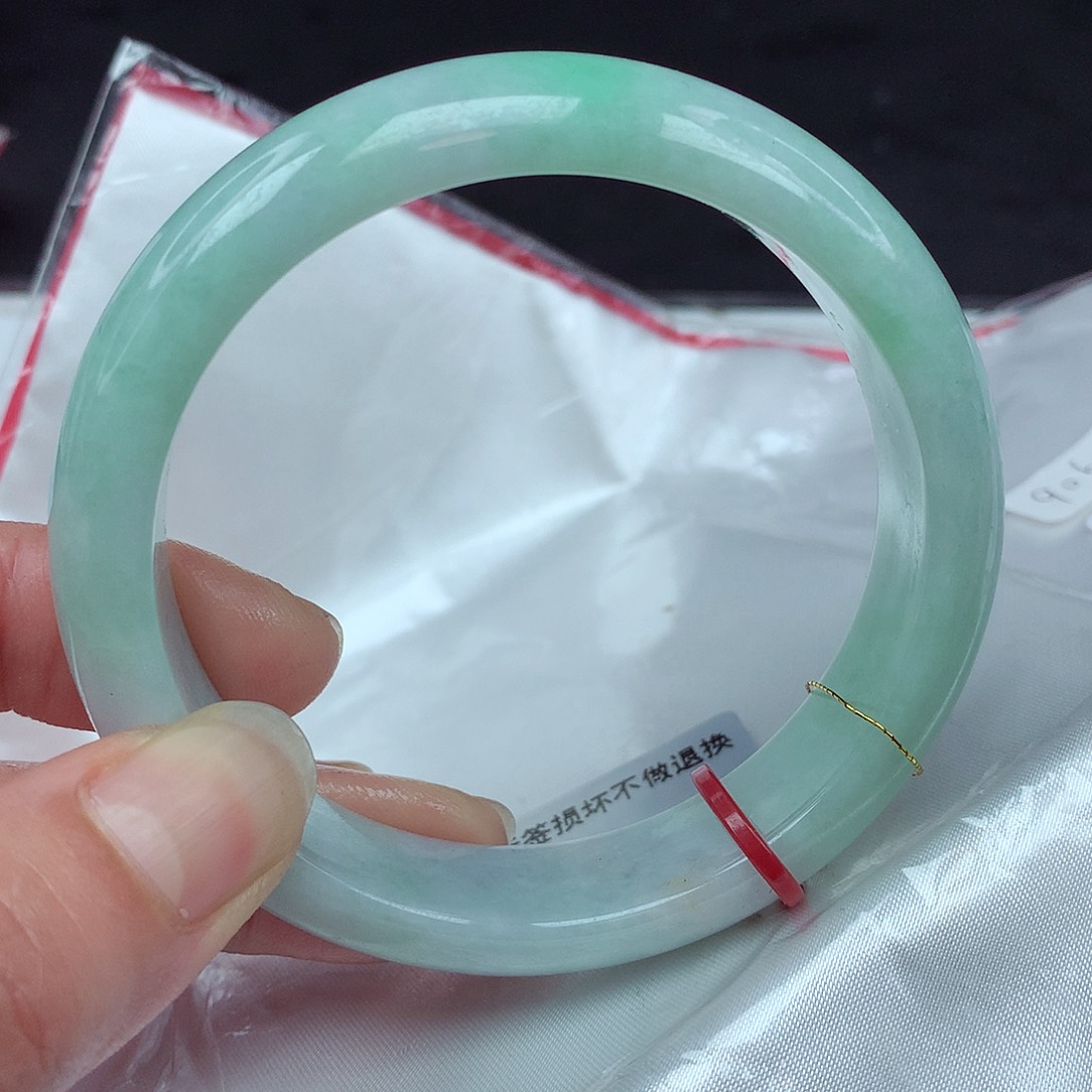 翡翠手镯未镶嵌七**斤58圈195