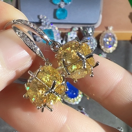 未镶嵌颈饰红宝石