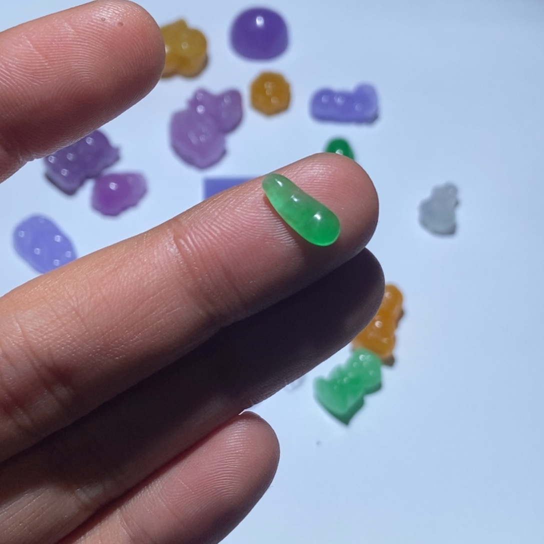 翡翠未镶嵌颈饰吊坠