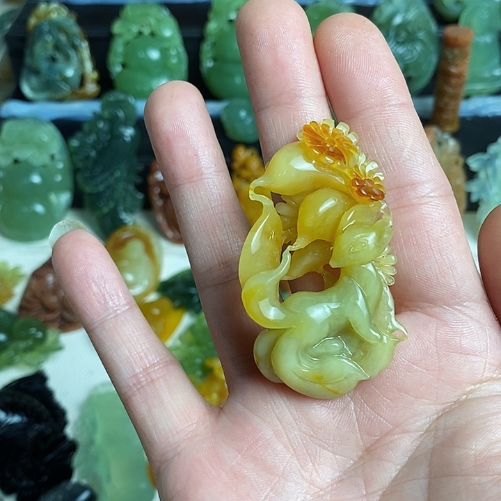 未镶嵌蛇纹石玉颈饰