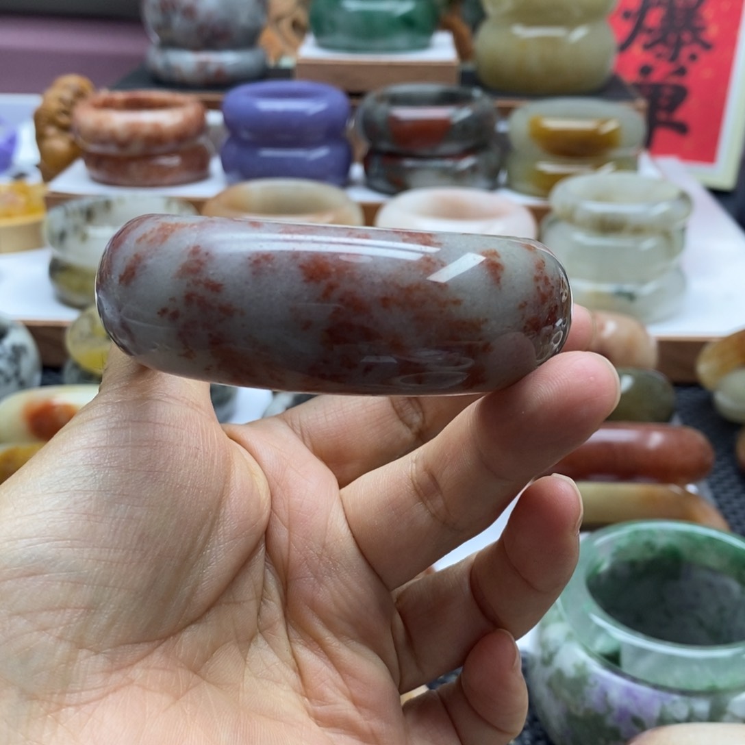 没***事石英岩玉手镯未镶嵌