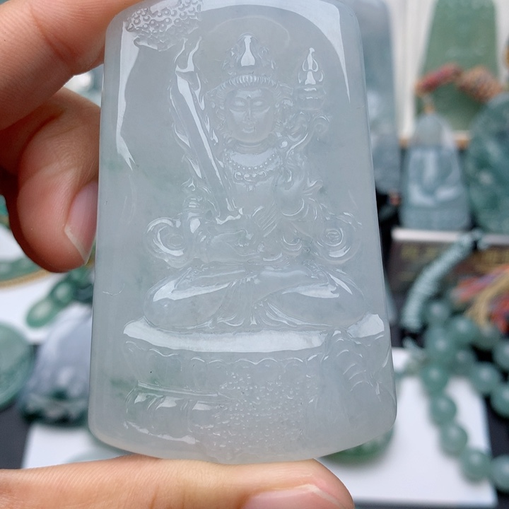 鎉***富翡翠未镶嵌颈饰虚空藏