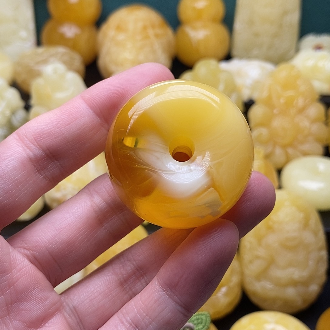 琥珀颈饰未镶嵌琥珀蜜蜡吊坠