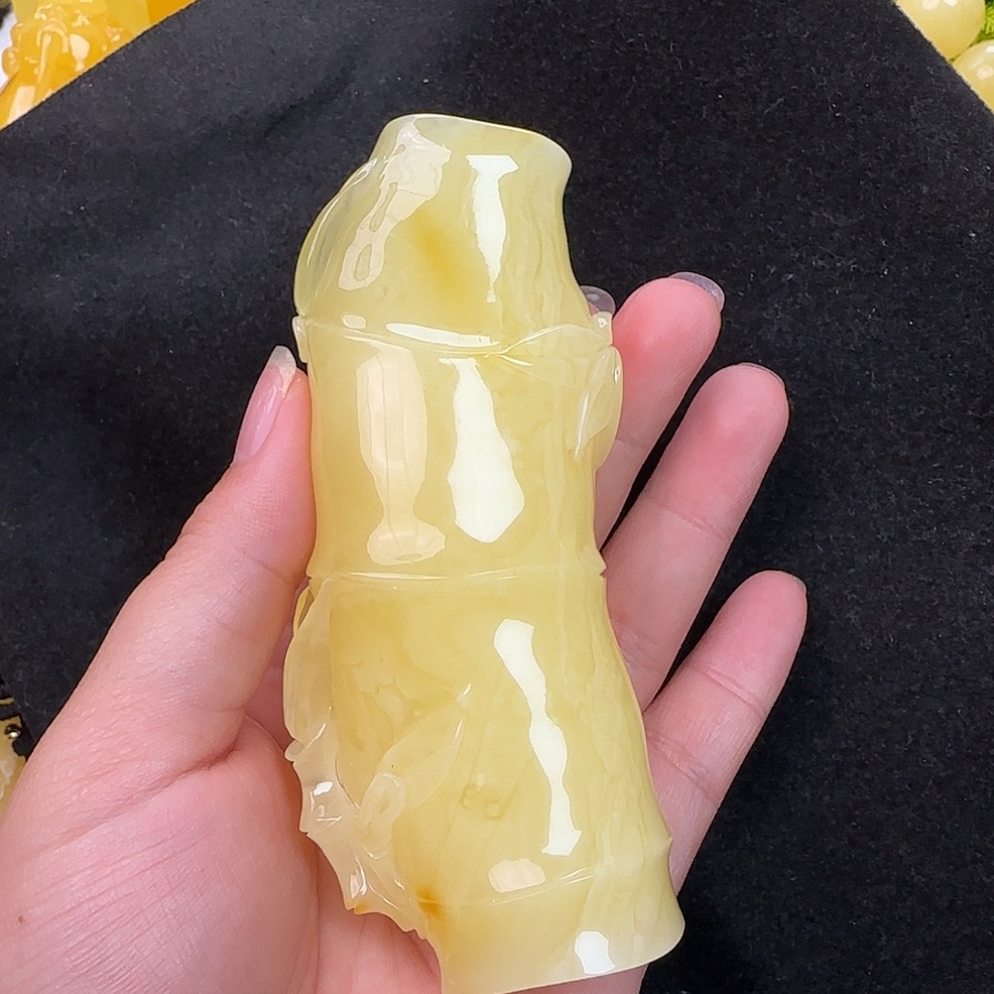 蜜蜡未镶嵌珠宝奇石