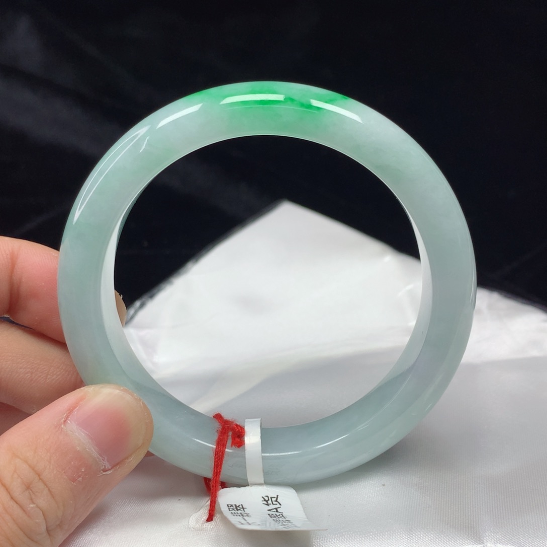 翡翠手镯（圆镯）未镶嵌58.3