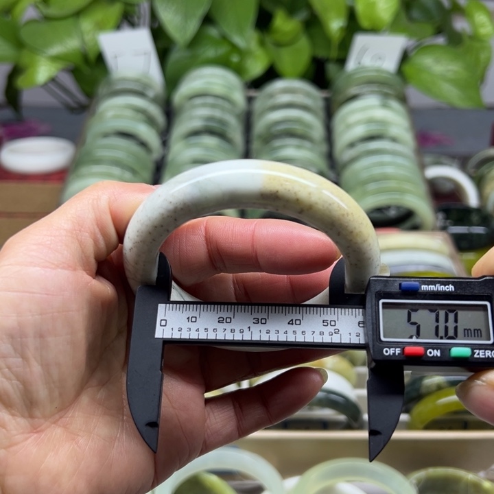 蛇纹石玉未镶嵌手镯14