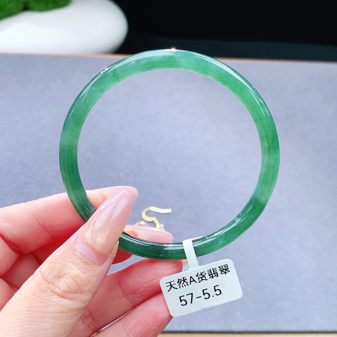未镶嵌手镯（圆镯）翡翠