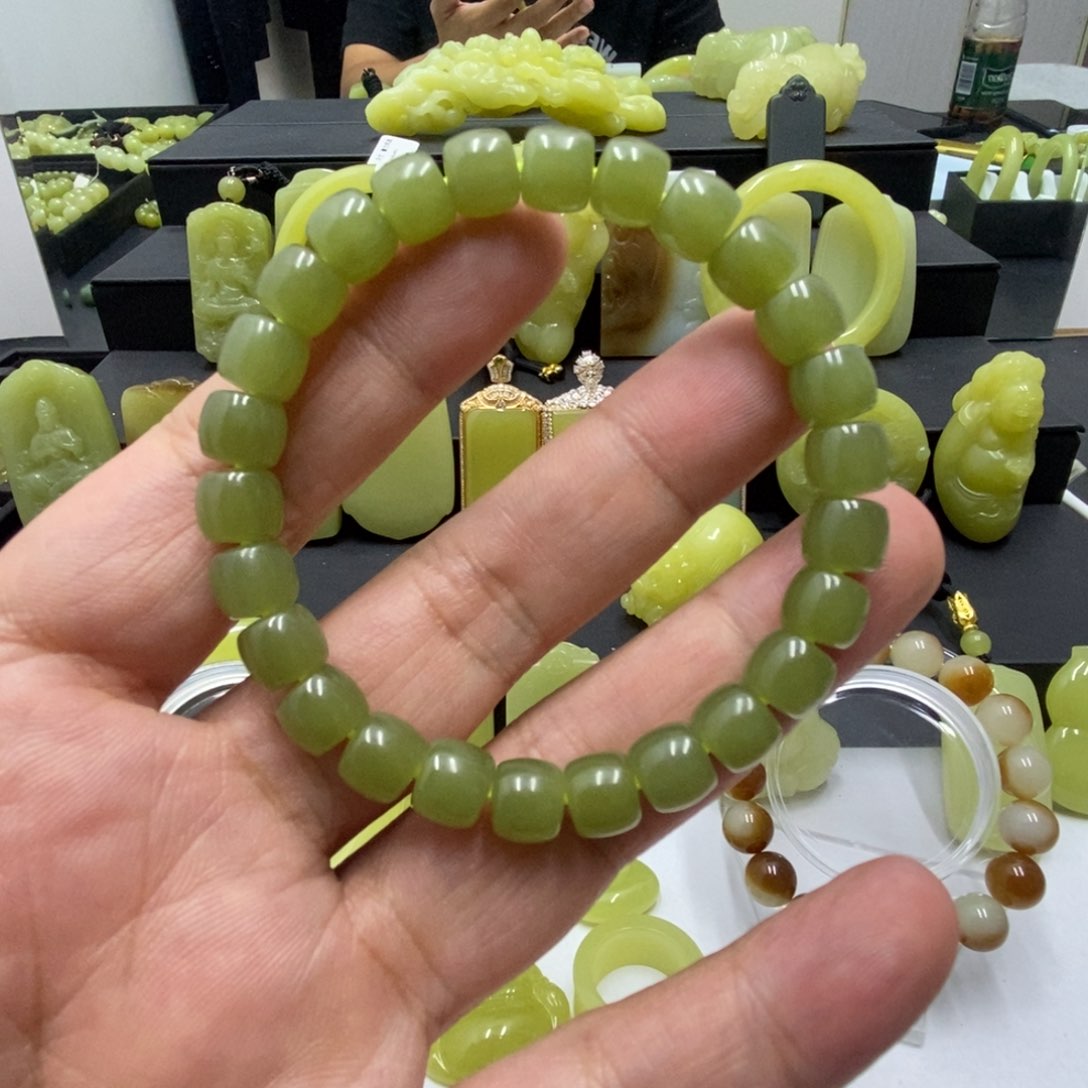 未镶嵌手链和田玉（黄玉）