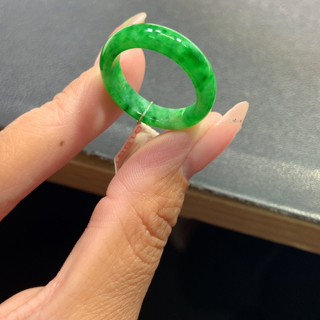 翡翠未镶嵌戒指翡翠