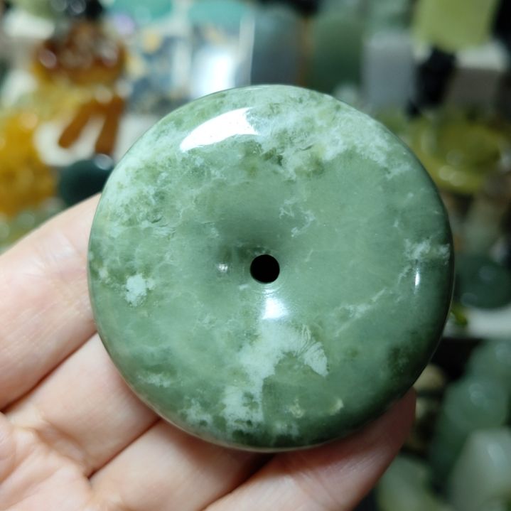 岫玉未镶嵌平安扣