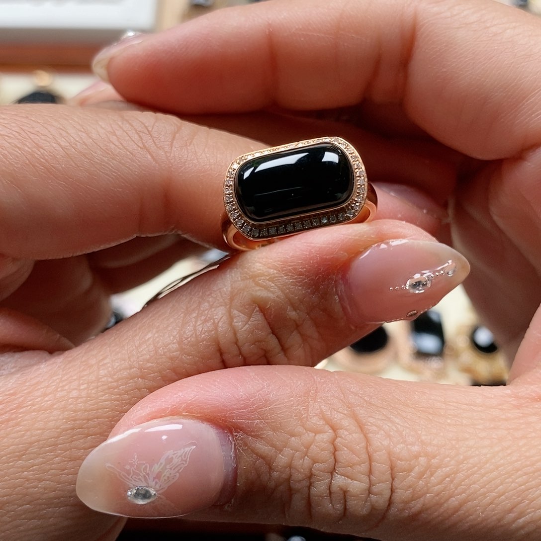 翡翠戒指18K金镶嵌墨翠戒指