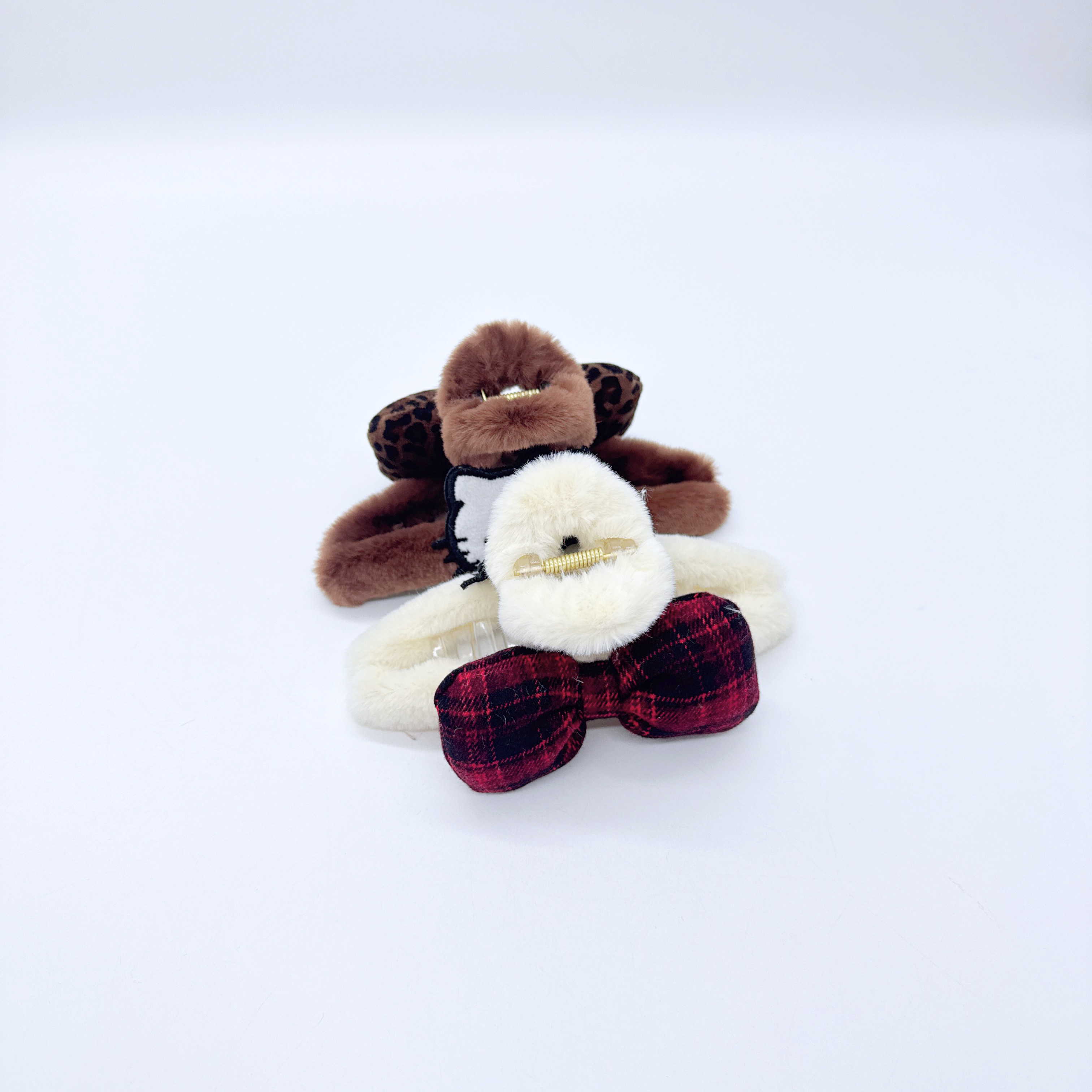 Mi33 毛绒小猫蝴蝶结大号抓夹 S0610023