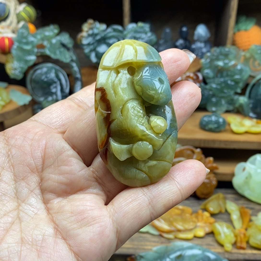 蛇纹石玉未镶嵌吊坠(不含链)微瑕