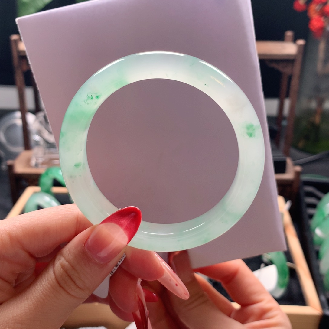 石英质玉手镯54未镶嵌勇****难