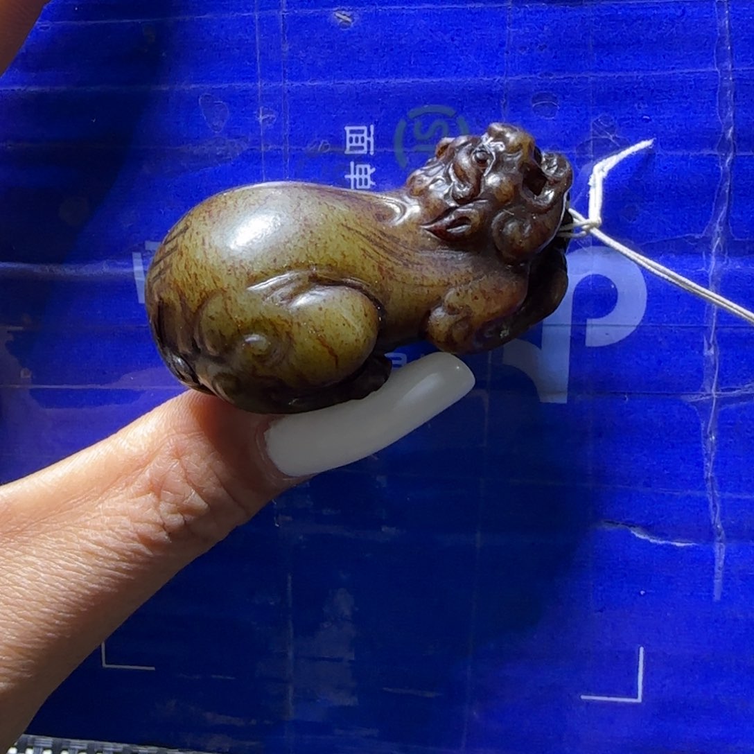 和田玉未镶嵌把件