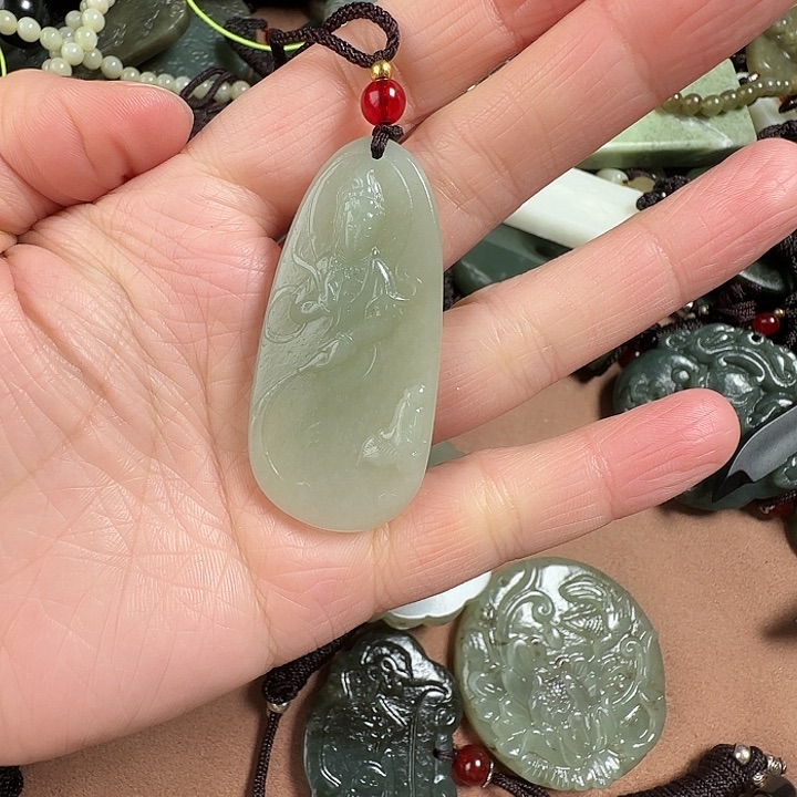 和田玉颈饰未镶嵌