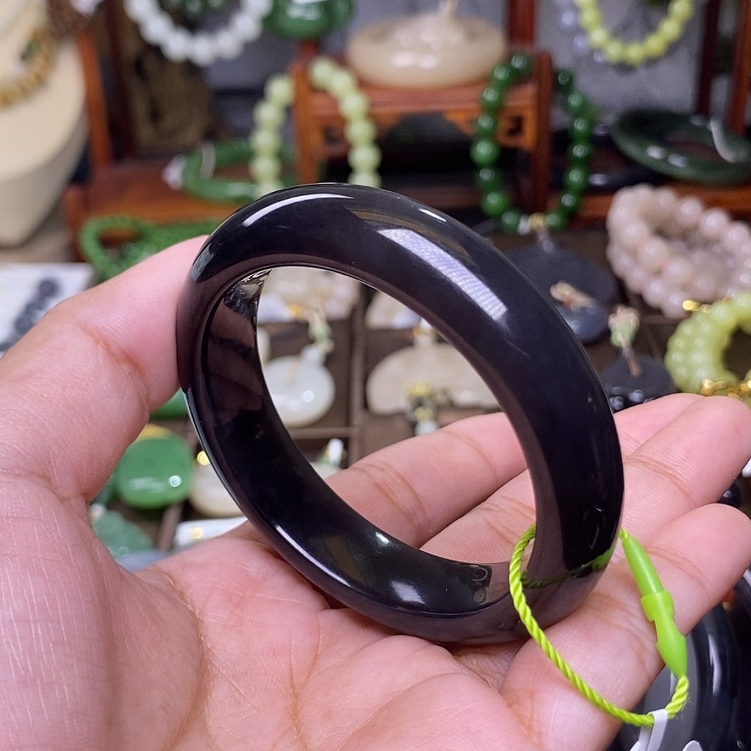 和田玉烟紫老料帝王紫收藏手镯51圈未镶嵌