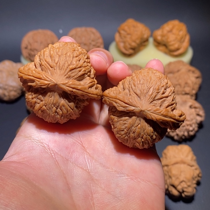 文玩核桃吊坠巴****.全品42南疆