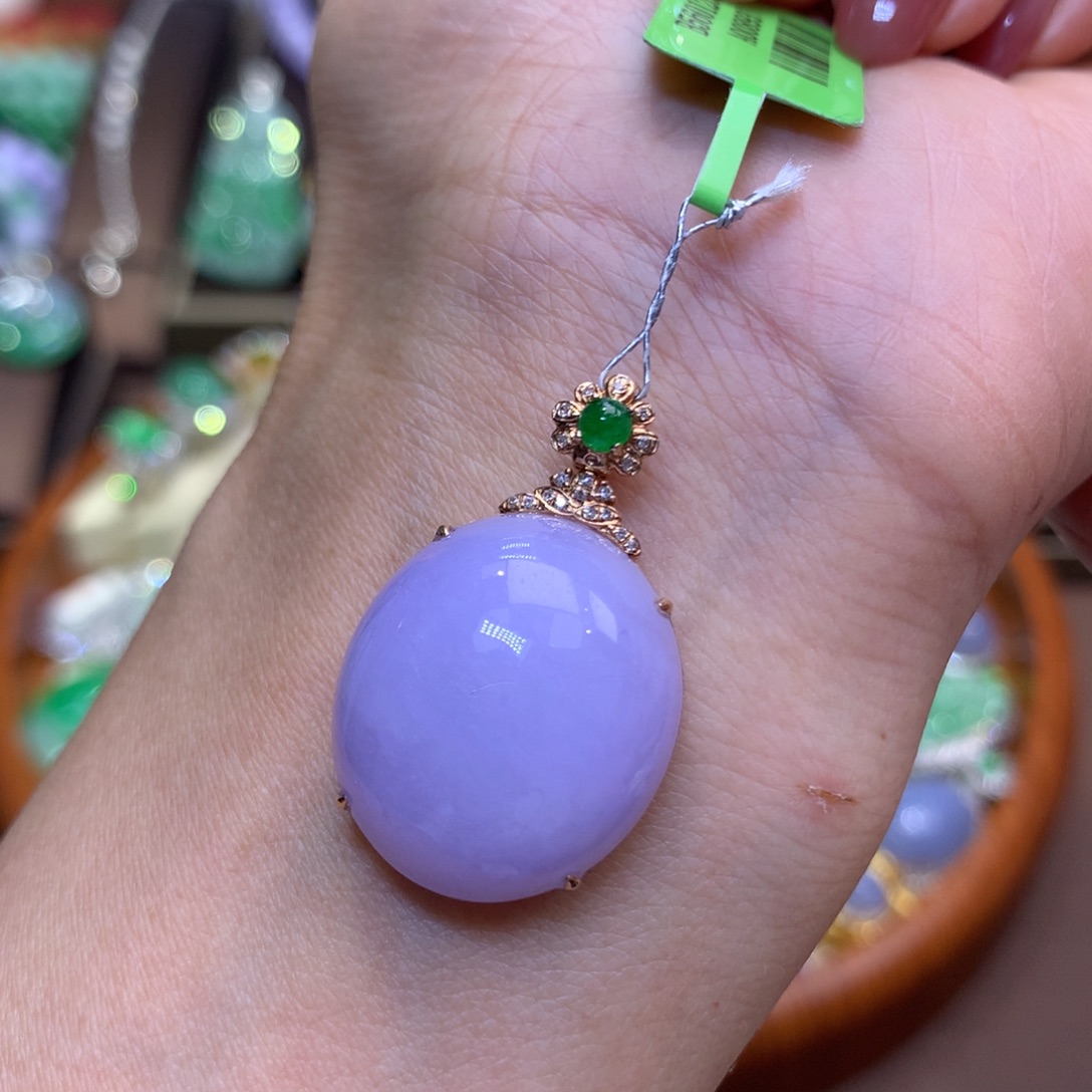 翡翠18K金镶嵌颈饰