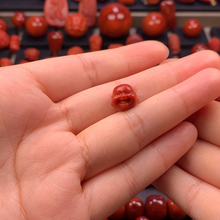 南红玛瑙未镶嵌笑佛10MM+