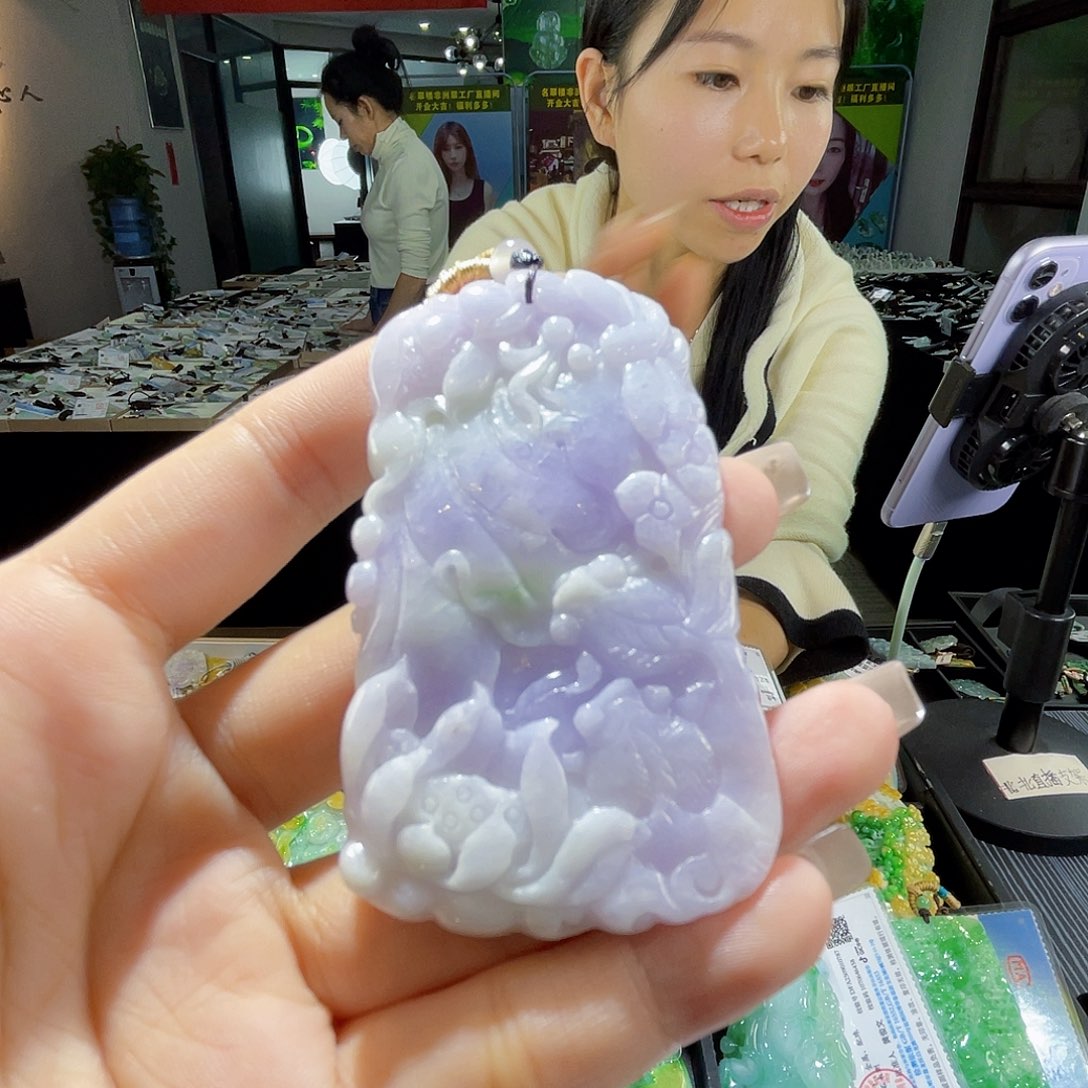颈饰未镶嵌翡翠一