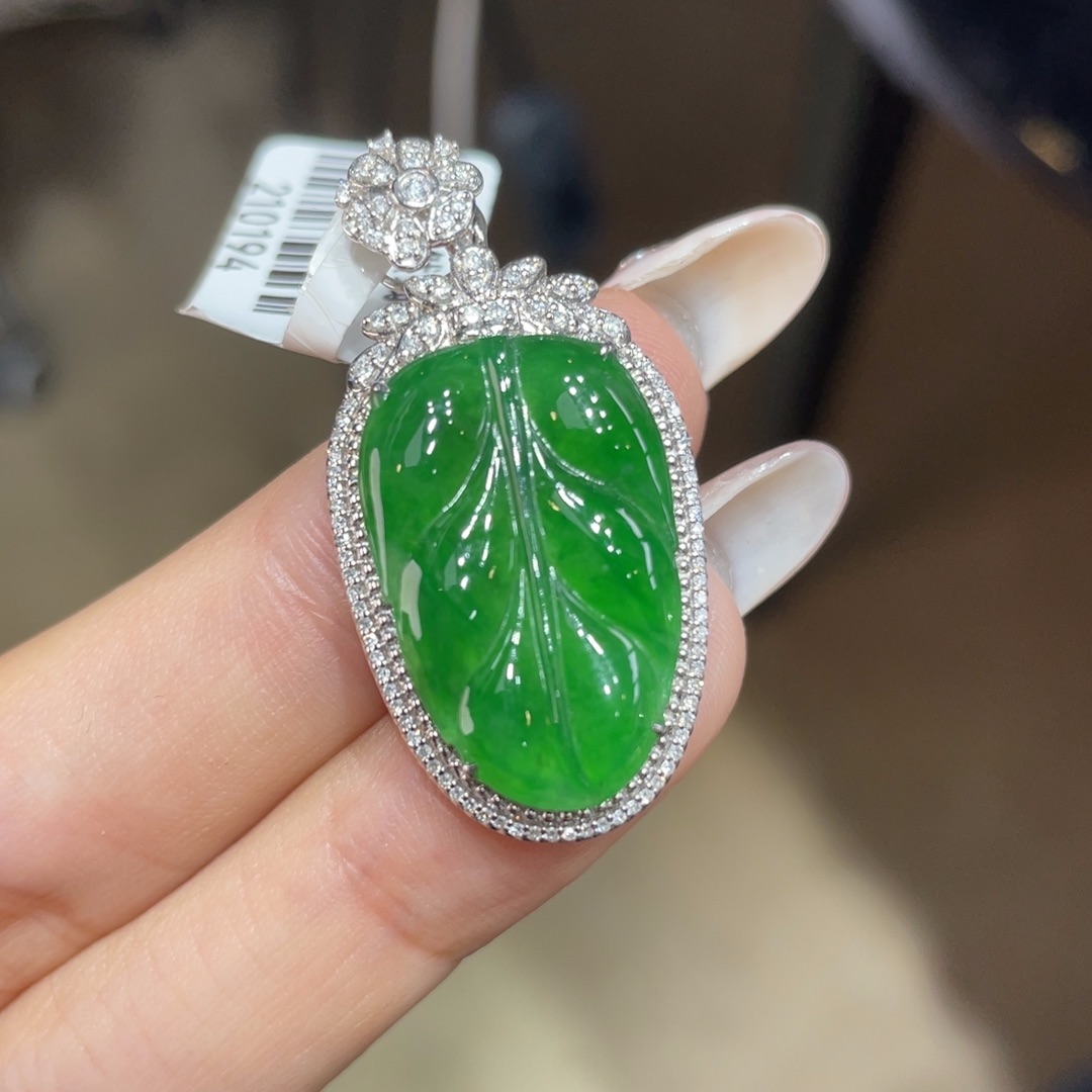 翡翠颈饰18K金镶嵌天然缅甸翡翠a货