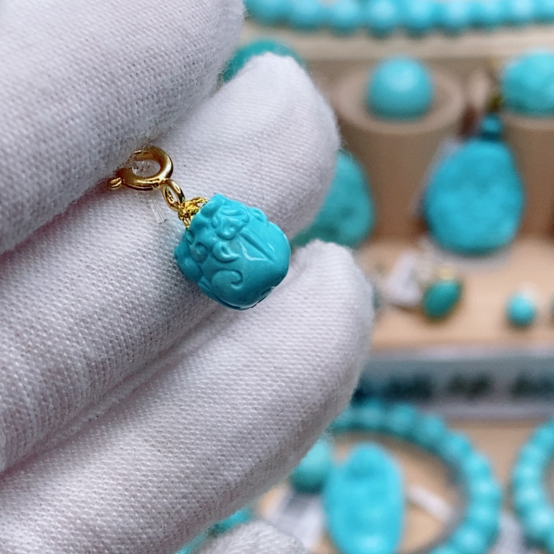 绿松石未镶嵌珠宝奇石