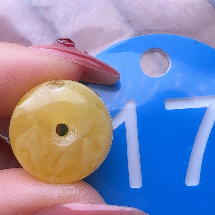 蜜蜡裸石未镶嵌微瑕 15.5/10mm 墩子