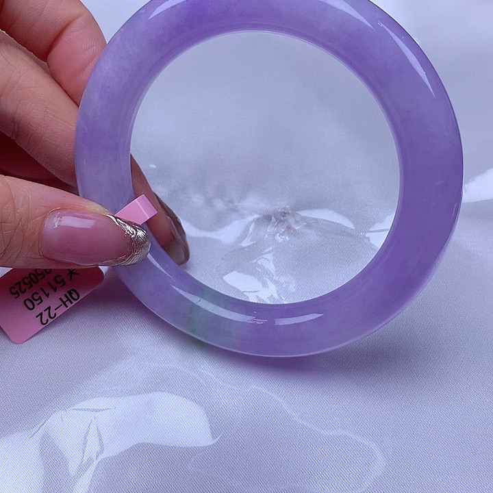 翡翠手镯未镶嵌翡翠