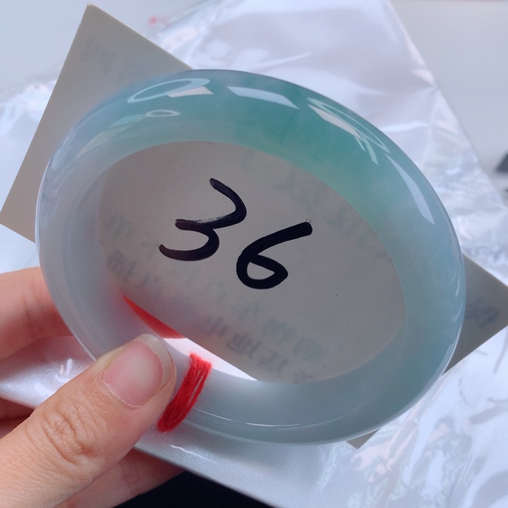 翡翠手镯未镶嵌?****半山水