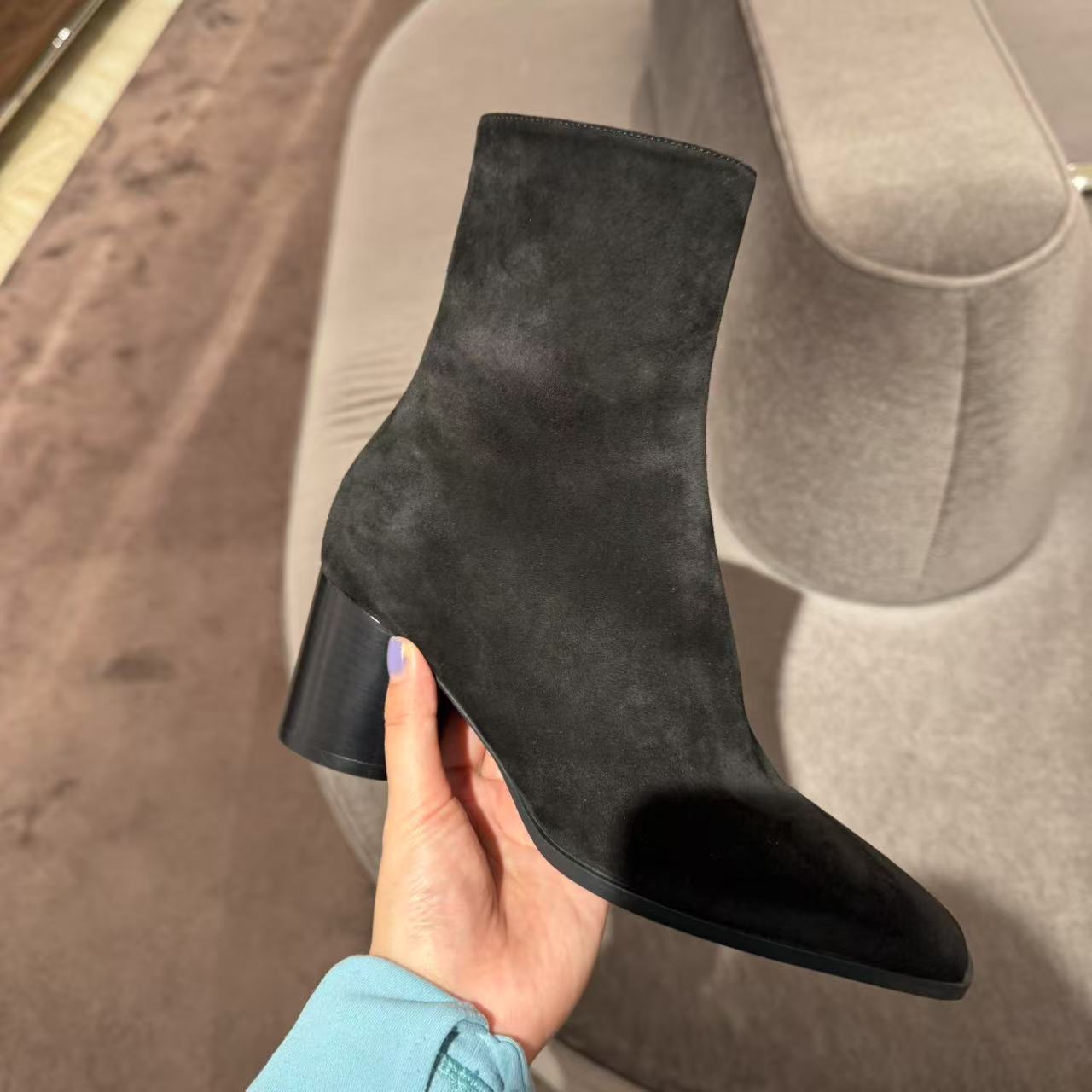 全新未使用 FERRAGAMO/菲拉格慕 女鞋高跟短靴瘦瘦靴